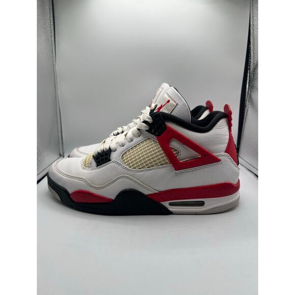 Athletic_Shoes